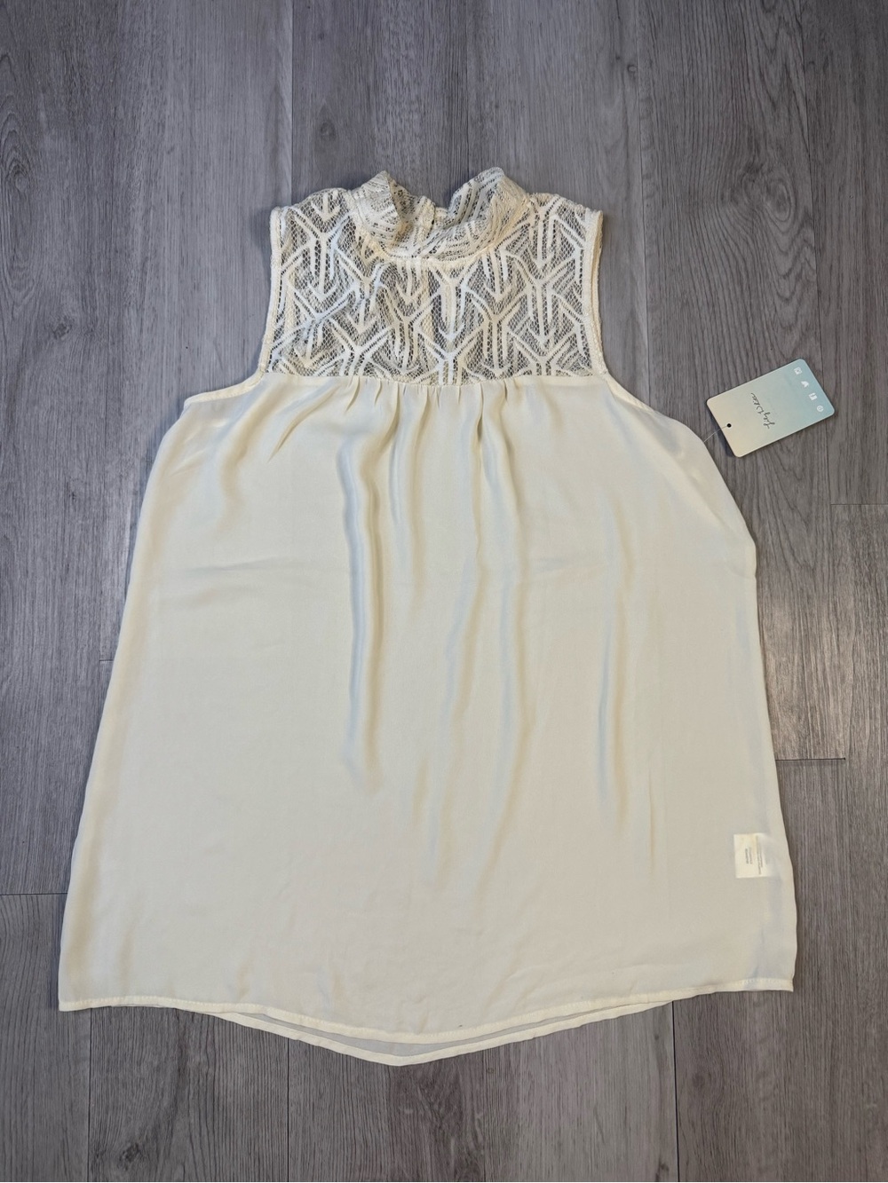 Lily White Women’s Ivory boho Sleeveless Lace Yoke Lightweight Blouse Size M NWT